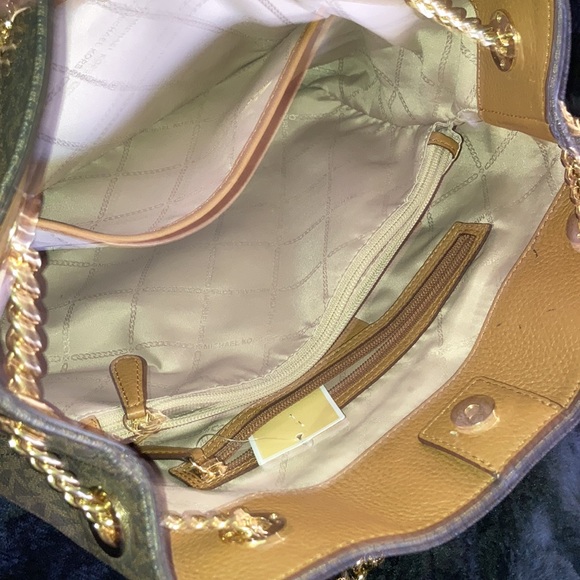 MK purse - Picture 5 of 6